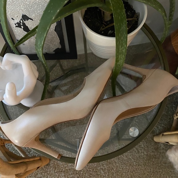 Vince Camuto Juanita nude heels - Picture 3 of 10